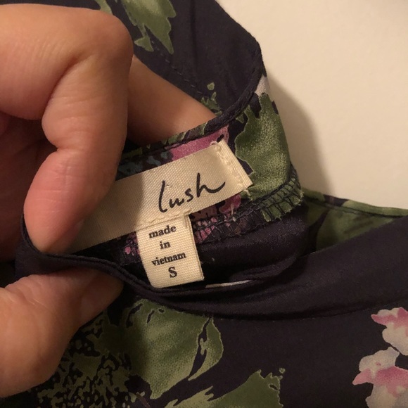 LUSH Floral Dress with Pockets - Picture 8 of 8